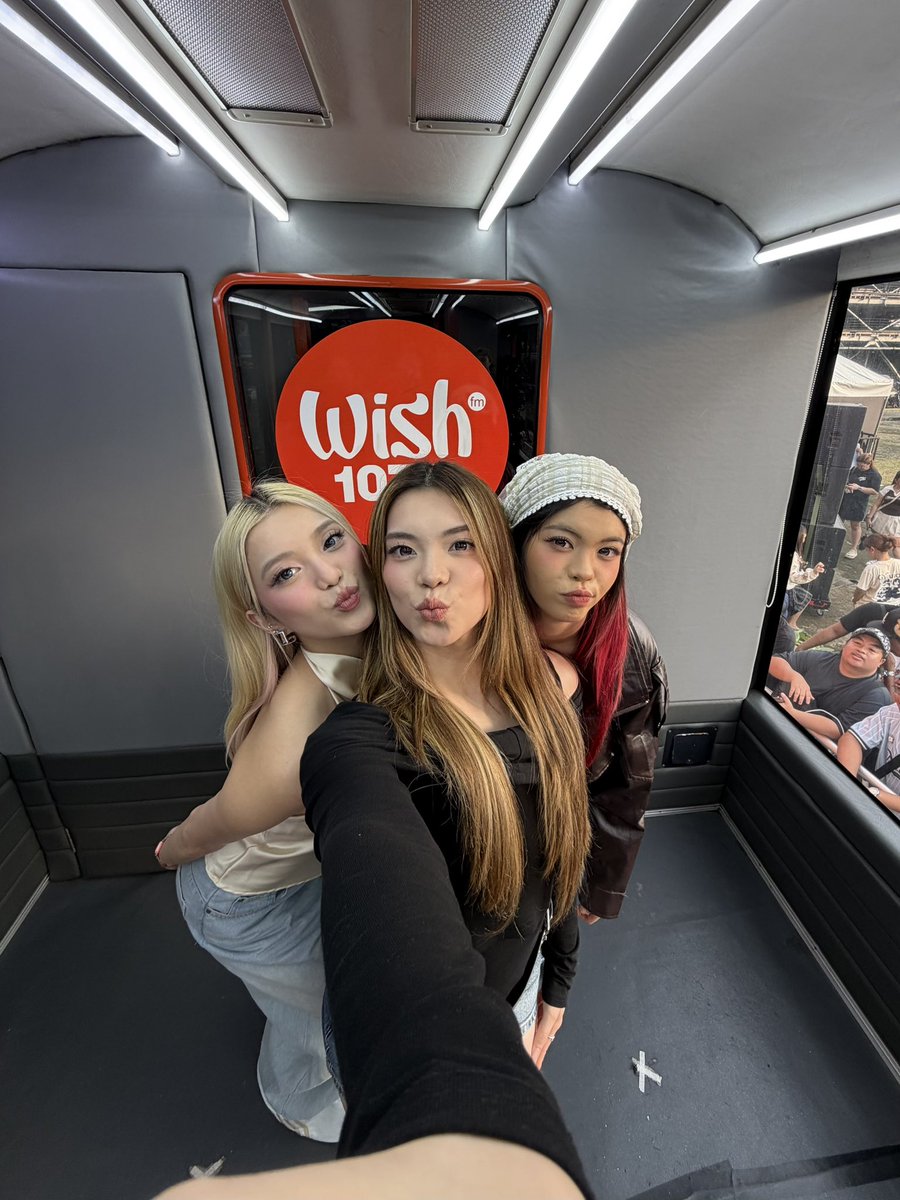 dnaofficial_ph's tweet photo. ending the week on Wish Bus 🤩
Thank you for having us today, we had so much fun performing our songs!! and it was so nice to see everyone who came to watch us 🫶🫂

If you missed our performance of the songs on our first album "DNA", don't worry! just stream it, out on all digital streaming platforms 😉

#DNA #DNA_Album #wish107.5 #wishbus