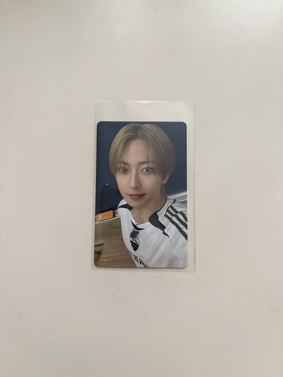 f_gaooo's tweet photo. ꒰ 交換 ꒱ &amp;TEAM トレカ Mark on Me  Weverse shop特典

求 : NICHOLAS、EJ(各同種4枚目)
譲 : K、FUMA、TAKI

· 郵送 or 10/15ガーデンシアターにて手渡し交換 https://t.co/WvBdlA9z9P
