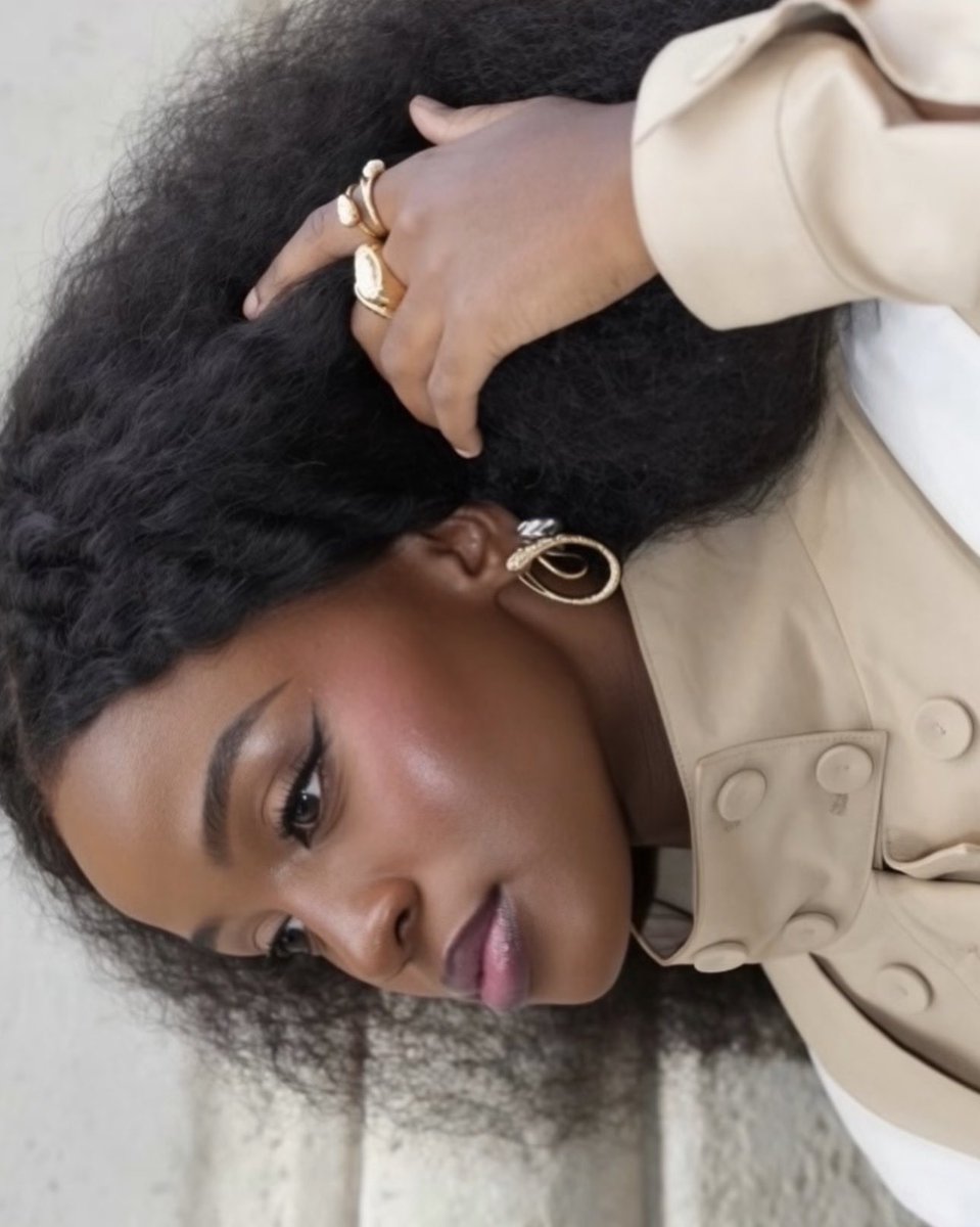 bridgertonupd's tweet photo. Masali Baduza for Netflix Upfront https://t.co/GRaywrnVEq