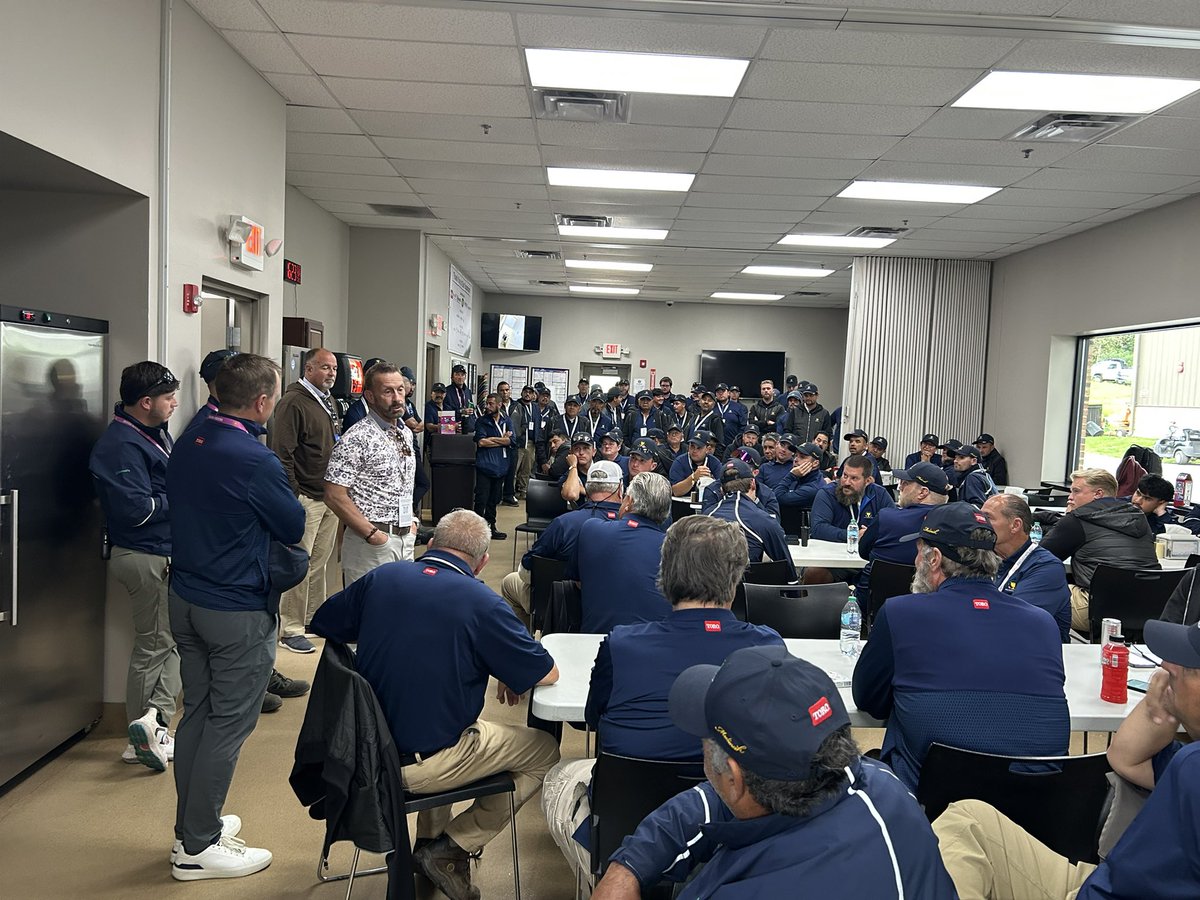 PLCCGCS's tweet photo. Amazing few days @MedinahCC for the 2026 @PresidentsCup. Meeting with our friends from @PGATour @PGA and @GCSAA OTM winner Nick Price (‘11). Joining @GCSAACEO @SteveHammon supporting Ben McGargill, CGCS and his staff/vols. Watching Team USA led by TN’s own @BrandtSnedeker. Go 🇺🇸 https://t.co/s3gtQeGLK0