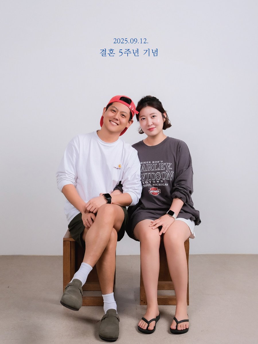 LaciWhittynt's tweet photo. 결혼 5주년. 코로나 시절에 결혼해 쌍둥이 아들까지 낳고 잘 살아가는 중! 늘 ���팀목이 되어줘서 고마워, 대장. 6주년에는 아이들과 함께 여행 가자! https://t.co/lr3FmdAzwK