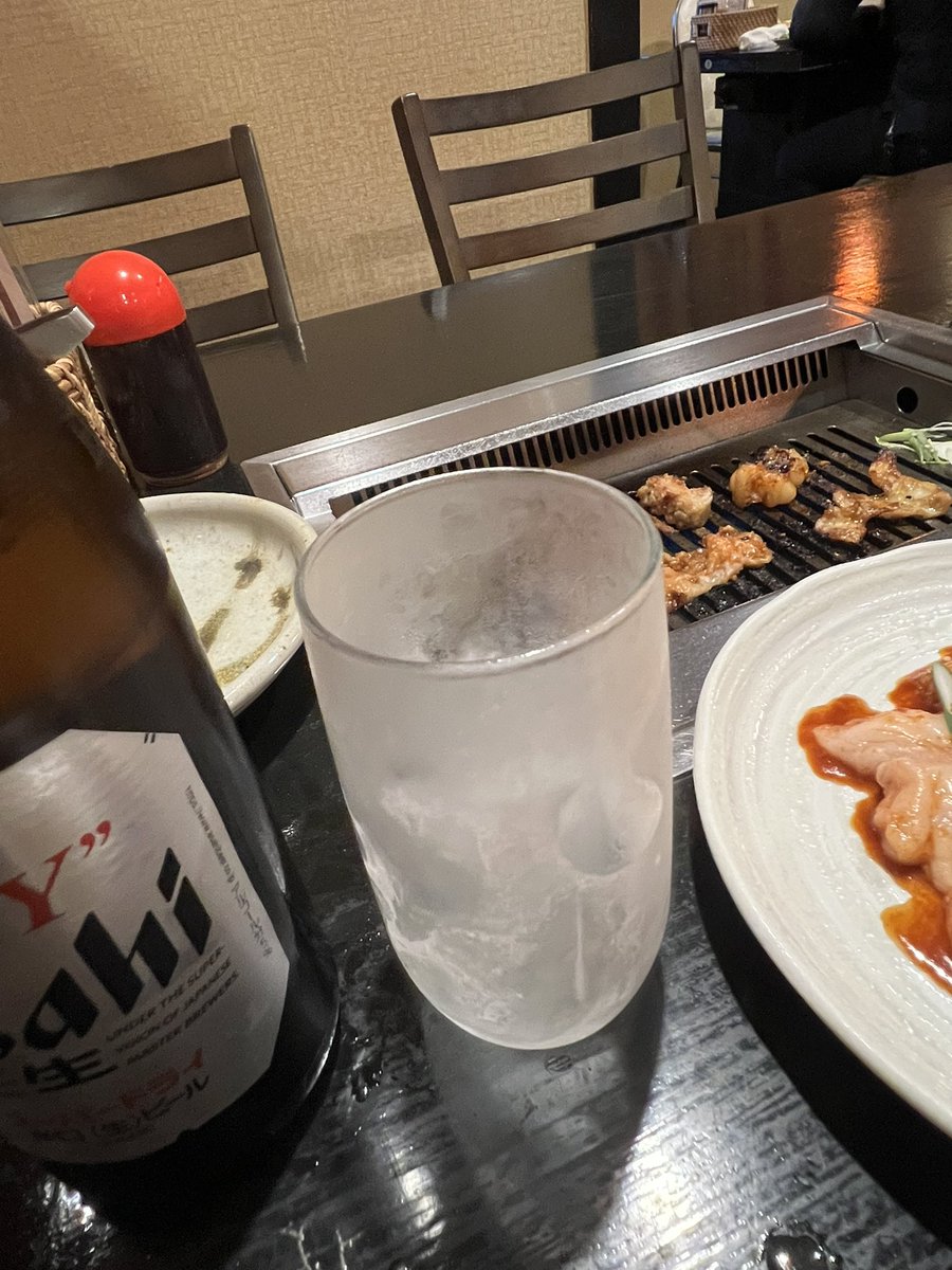 ari7773's tweet photo. 今日の夜ご飯2で締めの飯は満天家で辛麺味噌ラーメン大盛、餃子🍜
後追加したワタホルモン、ホルモン好きな人はみんな食べてほしい小山で1番お勧め。後ビールなんか注ぎ方より頼むたびグラス凍ってたら美味しい🐻 https://t.co/xE3YTQFhm7