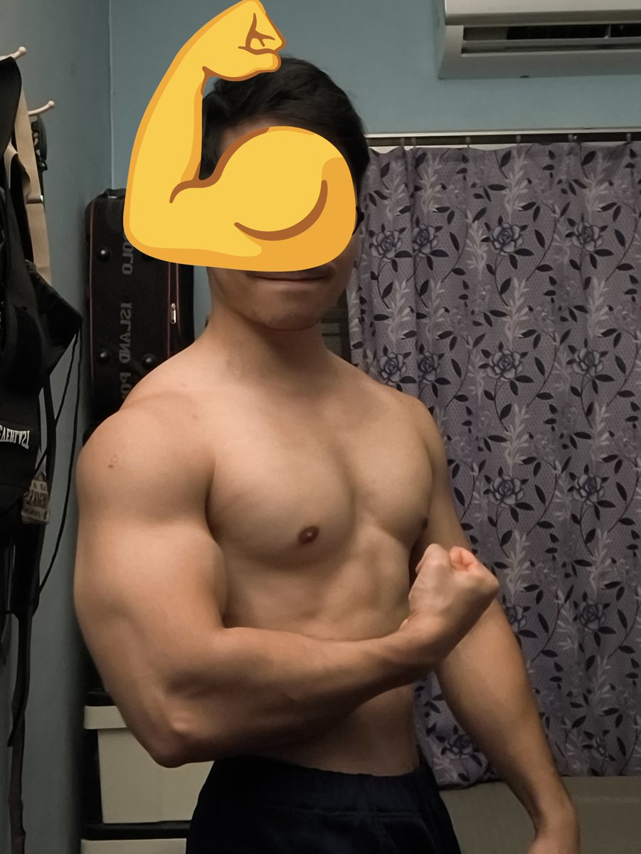 Baggins013's tweet photo. Wake me up when biceptember ends 💪 (ft. Lat spread) https://t.co/bB2Kr1pjAa