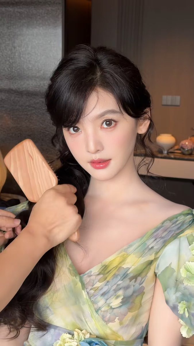rruonans's tweet photo. FAIRY??? DOLL??? PRINCESS??? https://t.co/qiXO6OmC24