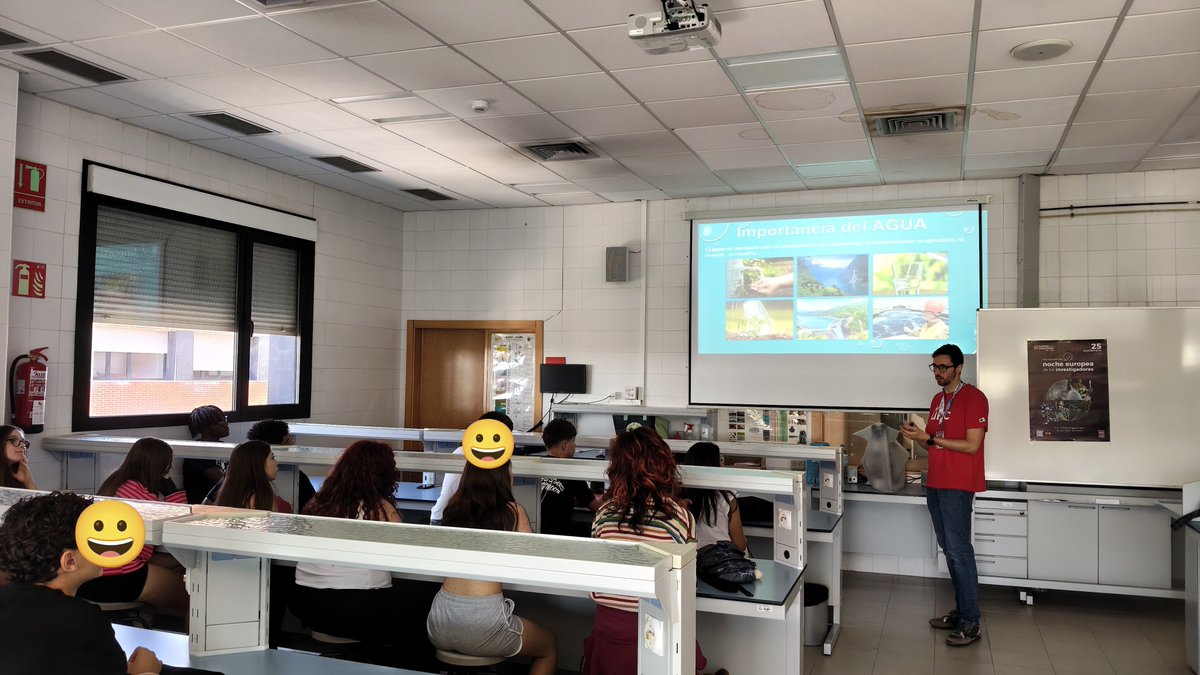 URJCcientifica's tweet photo. @madrimasd @FECYT_Ciencia @CienciaGob @urjc 💧✈️ Últimas actividades de la #NocheEuropeaDeLosInvestigadores

Terminamos la jornada en la @urjc explorando el mundo de la hidrogeología y descubriendo cómo serán los aviones del futuro. https://t.co/Q9RafFBJu2