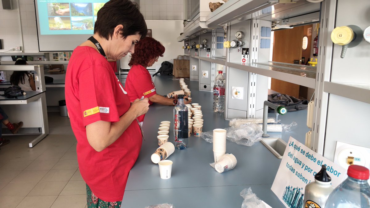 URJCcientifica's tweet photo. @madrimasd @FECYT_Ciencia @CienciaGob @urjc 💧✈️ Últimas actividades de la #NocheEuropeaDeLosInvestigadores

Terminamos la jornada en la @urjc explorando el mundo de la hidrogeología y descubriendo cómo serán los aviones del futuro. https://t.co/Q9RafFBJu2