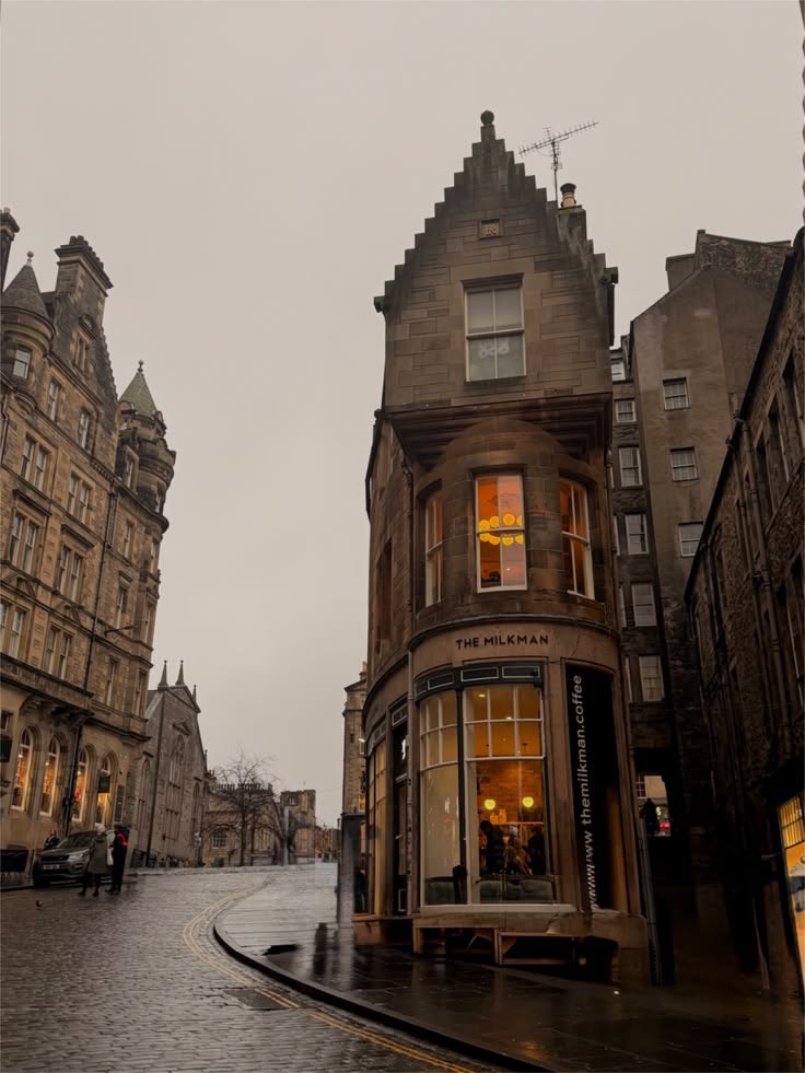 reminiscinbby's tweet photo. Edinburgh, Scotland https://t.co/Xo3zbwrjnW