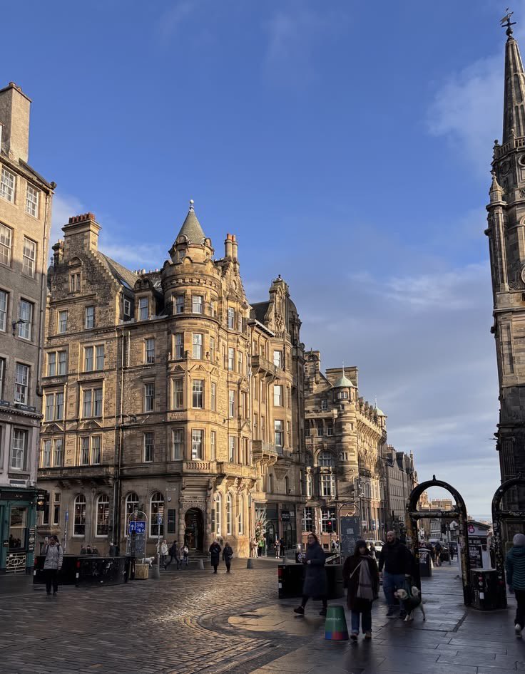 reminiscinbby's tweet photo. Edinburgh, Scotland https://t.co/Xo3zbwrjnW