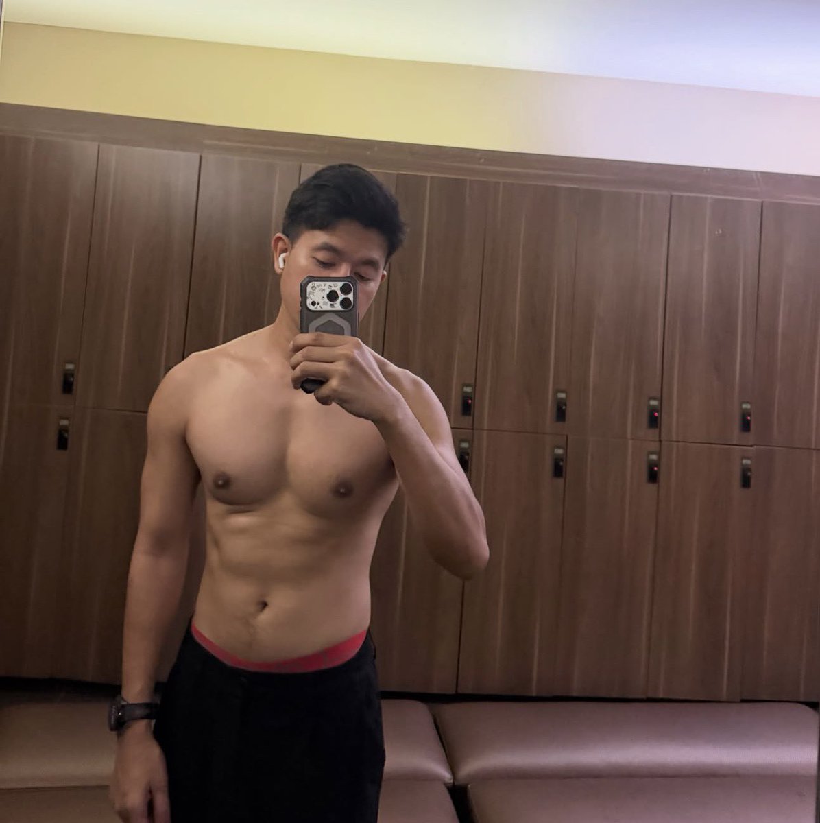 delgrade2fael's tweet photo. SUDAH READY YA MAS HARI INI‼️
INCAL - OUTCAL‼️

PRIVASI AMAN DAN TERJAGA👑
COD BAYAR DI TEMPAT📩

#pijattuban #pijatpriatuban 
#gaytuban #gigolotuban https://t.co/cGblOshFPo