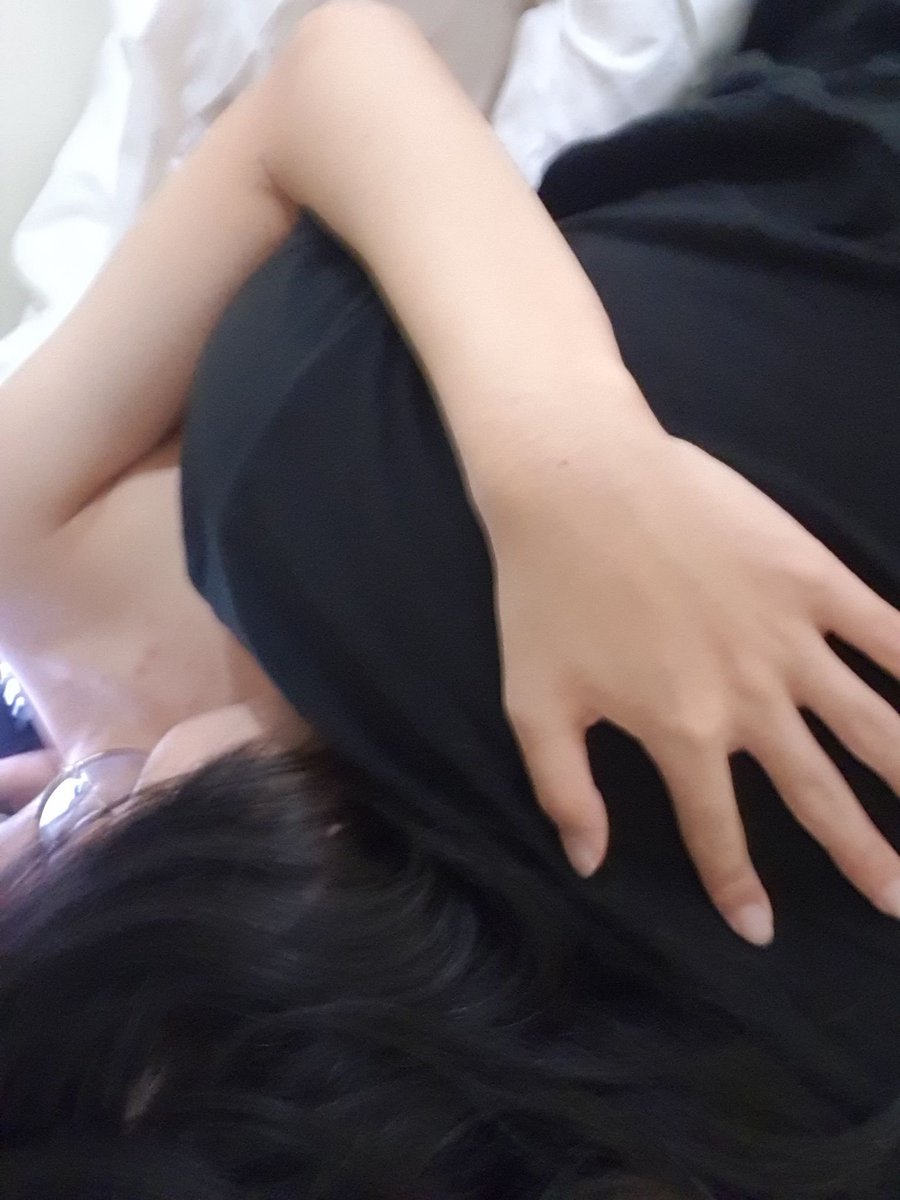 Dbdjiedjf12's tweet photo. 헤헤 https://t.co/soBI3chg50