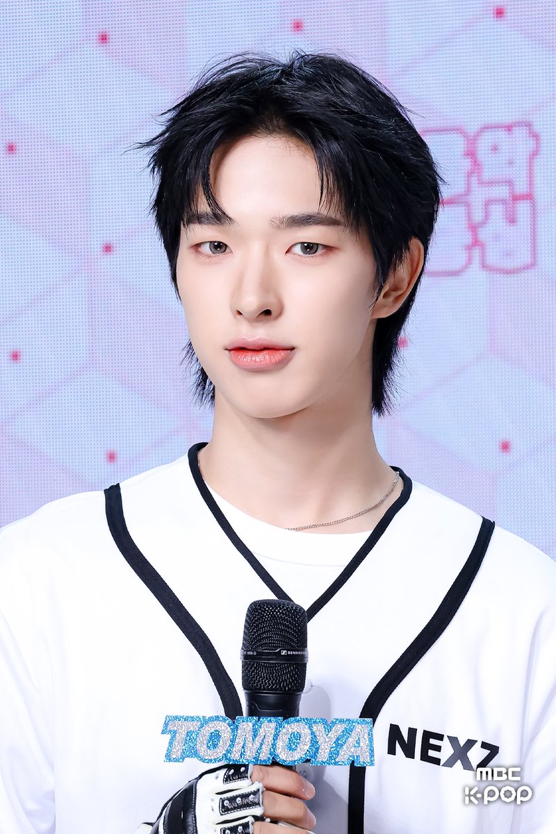 MBC_entertain's tweet photo. 추석에 먹은 음식 MC들 미모 때문에 소화 싹 됨… 🤤✨
모두 웃음 가득하고 따뜻한 추석 명절 보내세요🌕💕

260919 #쇼음악중심 #음중 #NEXZ #TUIDE #토모야 #소건 #서연 @NEXZ_official @TUIDE_official https://t.co/9LD3oZdWDc
