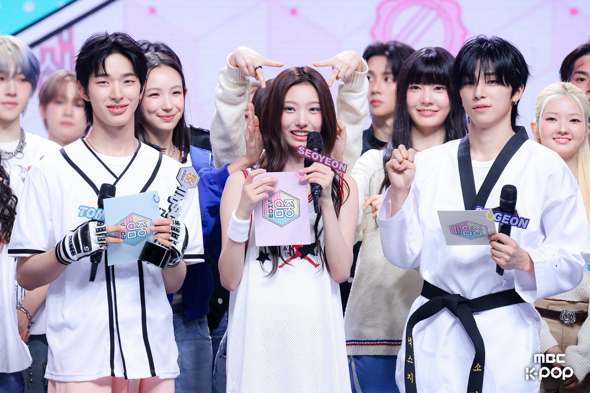 MBC_entertain's tweet photo. +추석 보너스♥️

260919 #쇼음악중심 #음중 #NEXZ #TUIDE #토모야 #소건 #서연 @NEXZ_official @TUIDE_official https://t.co/0CrphWL1Sv
