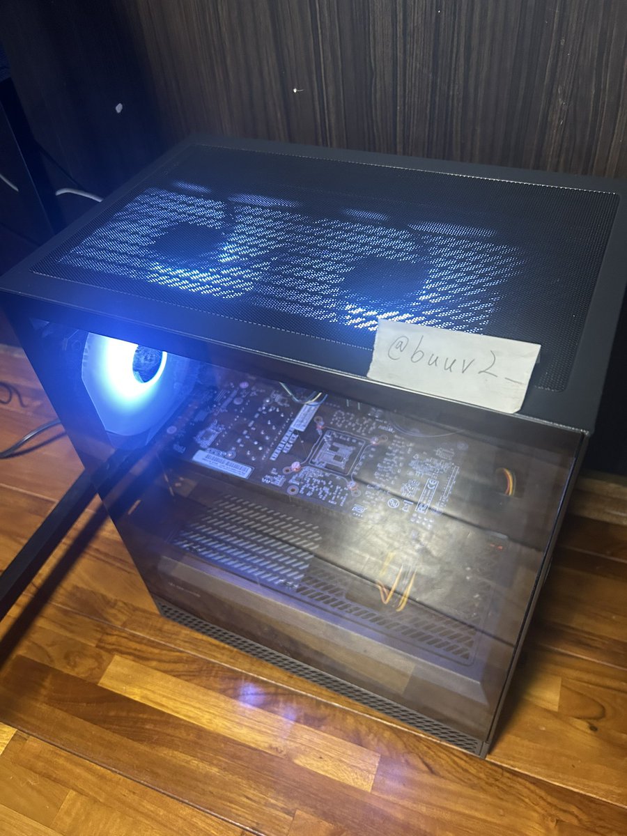 buuv2_'s tweet photo. 安くで売ります‼️
バリバリ現役ハイスペPC

コード等付属品付き､届いたらすぐ起動可能

気になる人DMお願いします！
 #ゲーミングPC  #セール https://t.co/urpISTxFj1