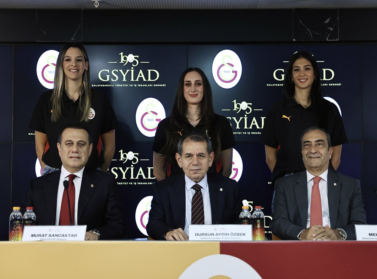 GalatasaraySK's tweet photo. Galatasaray Spor Kulübü ile kulübümüzün her daim destekçisi olan 1905 Galatasaraylı Yönetici ve İş İnsanları Derneği arasındaki iş birliği anlaşmalarına bir yenisi daha eklendi. Galatasaray Daikin Kadın Voleybol Takımı’nın forma sırt sponsorluğunu 1905 Galatasaraylı Yönetici ve İş İnsanları Derneği üstlendi.

Detaylar için 👉 https://t.co/fKuBvrk2r9