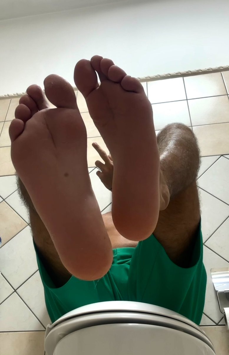 masterale21's tweet photo. Cagne ho attivato la lista throne 
vi aspetto🤑😈
https://t.co/tZB5oBkdDr https://t.co/zQMnMfAhJx