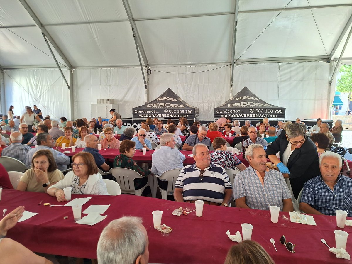 AytoConsuegra's tweet photo. 📣 El pasado Jueves 24 de septiembre, un año más, y con motivo de las Fiestas Patronales en honor al Stmo. Cristo de la Vera Cruz de Consuegra, la jornada festiva fue dedicada a los que mas lo merecen, nuestros mayores.👵🏻👴🏻...👉https://t.co/t7dXc5DSfo https://t.co/FIj2veR33a