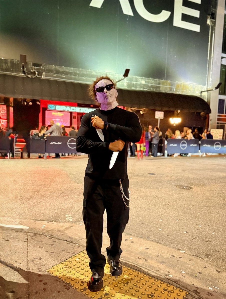 JeanmarieSebo's tweet photo. Halloween nights that turn into mornings—and nightmare afternoons. https://t.co/k9edjpuU0h