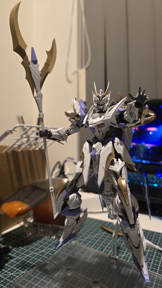 WafflesChambi's tweet photo. ill build your swords some other time, u a wizard for now 🧙‍♂️ https://t.co/6uAV8tqb9y