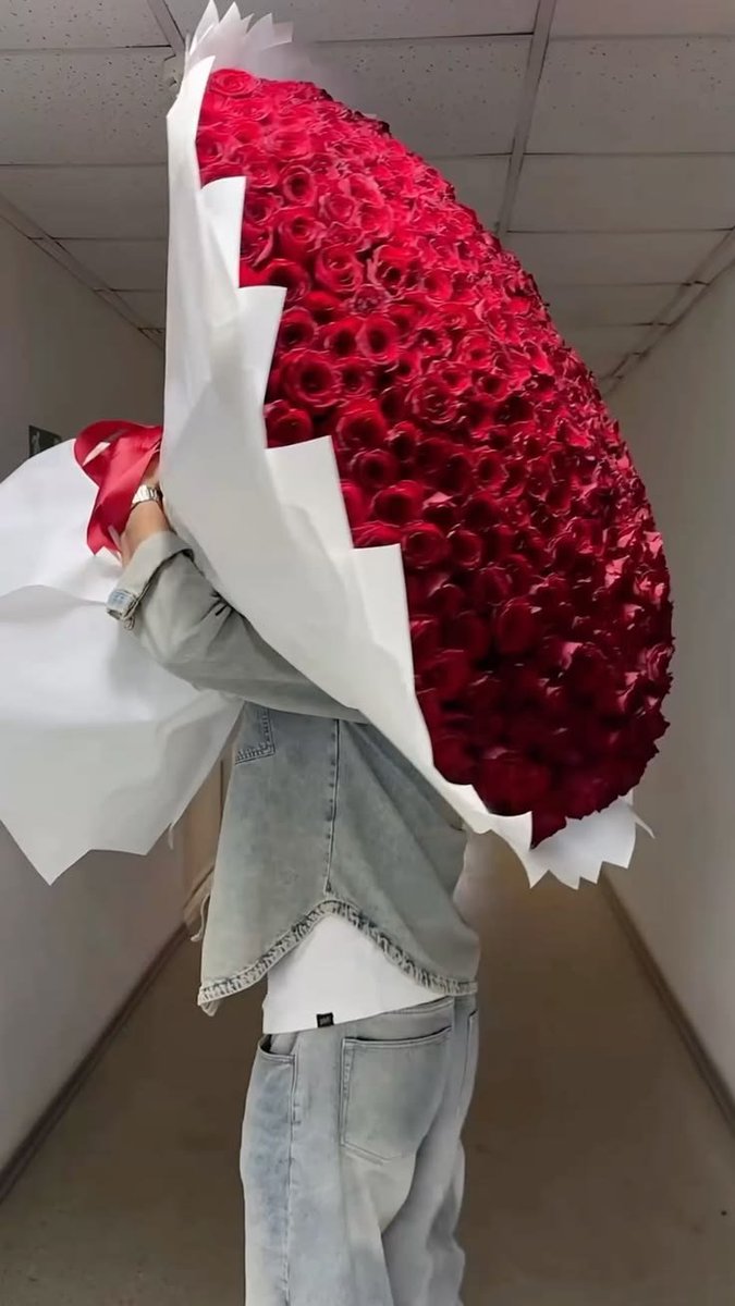 Bloomora80's tweet photo. MY type 🌹 https://t.co/xb30FFUCYu