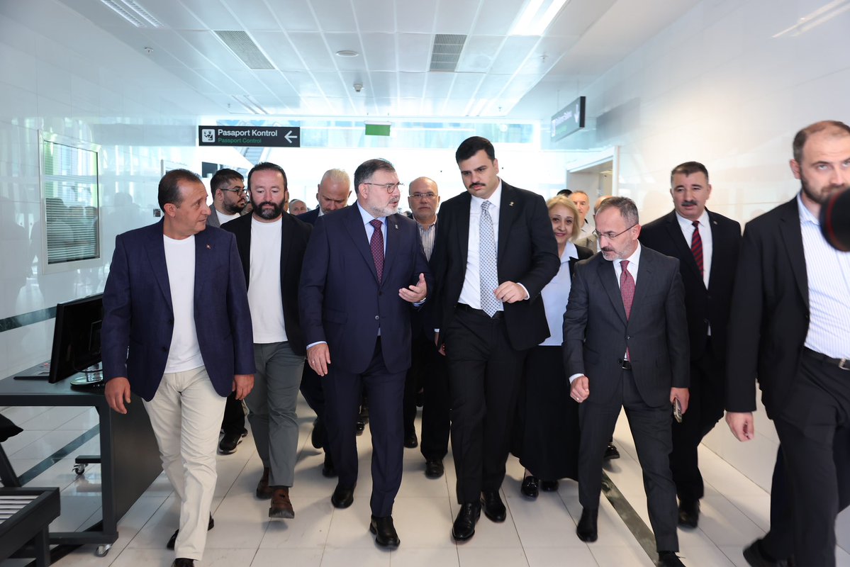 Bilalsaygili's tweet photo. Genel Sekreterimiz ve İzmir Milletvekilimiz Sn. Eyyüp Kadir İnan’ı, İzmir’imizde gerçekleştireceği programlar öncesinde teşkilatımızla birlikte Adnan Menderes Havalimanı’nda karşıladık. https://t.co/L9poBd1iOg