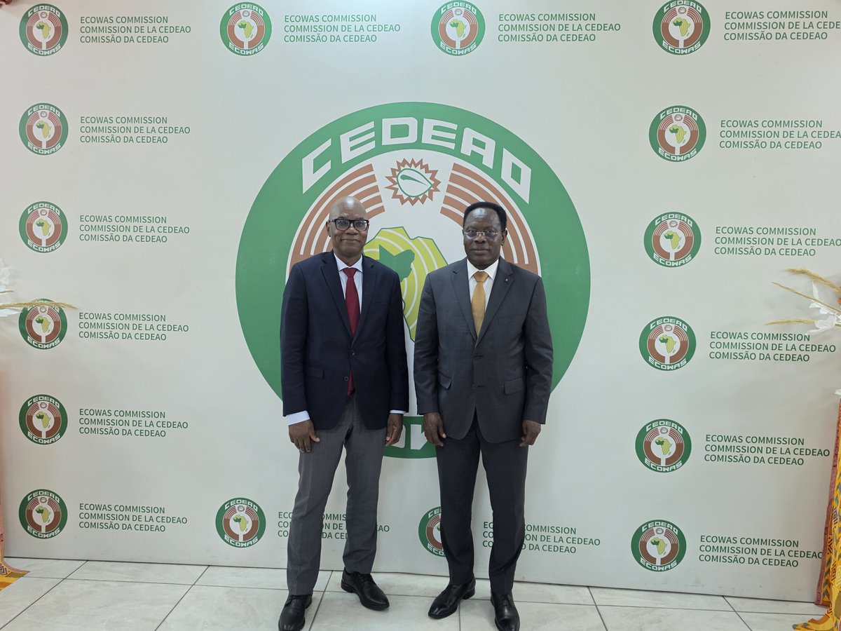 DG_OOASWAHO's tweet photo. @OOASWAHO  welcomes its new Director General, Professor Palokinam T. PITCHE, in Abidjan and pays tribute to outgoing Director General Dr Melchior Athanase J. C. AÏSSI, following four years of service at the helm of the Organisation.

The ceremony marked a moment of institutional continuity and the beginning of a new chapter in WAHO’s mission to advance the health and well-being of people across the @ecowas_cedeao  region.

🔗 Read the full article: https://t.co/qhJAnixRk7

#WAHO #ECOWAS #WestAfrica #Health