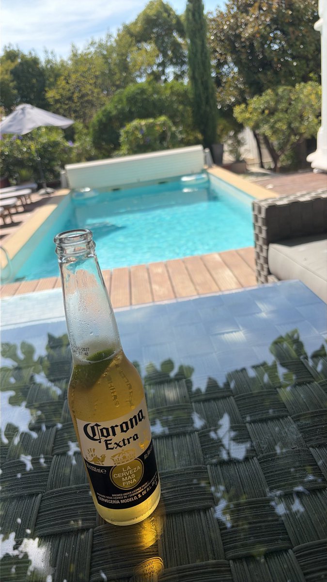 staygettingreps's tweet photo. Mom this lime isn’t fucking fresh. My life sucks. https://t.co/HevnND3jMJ