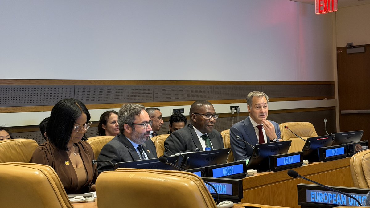 DamilolaSDG7's tweet photo. Excited about the Global Grids Accelerator unveiled by @UN Secretary-General @antonioguterres this week.

@UNDP @UNOPS &amp; @SEforALLorg will convene the Accelerator working with @UNESCAP @ECA_OFFICIAL @UNIDO @UNCTAD @globalcompact &amp; other UN agencies.

https://t.co/XUrfgh9NZ7 https://t.co/tldLTuR2Bc