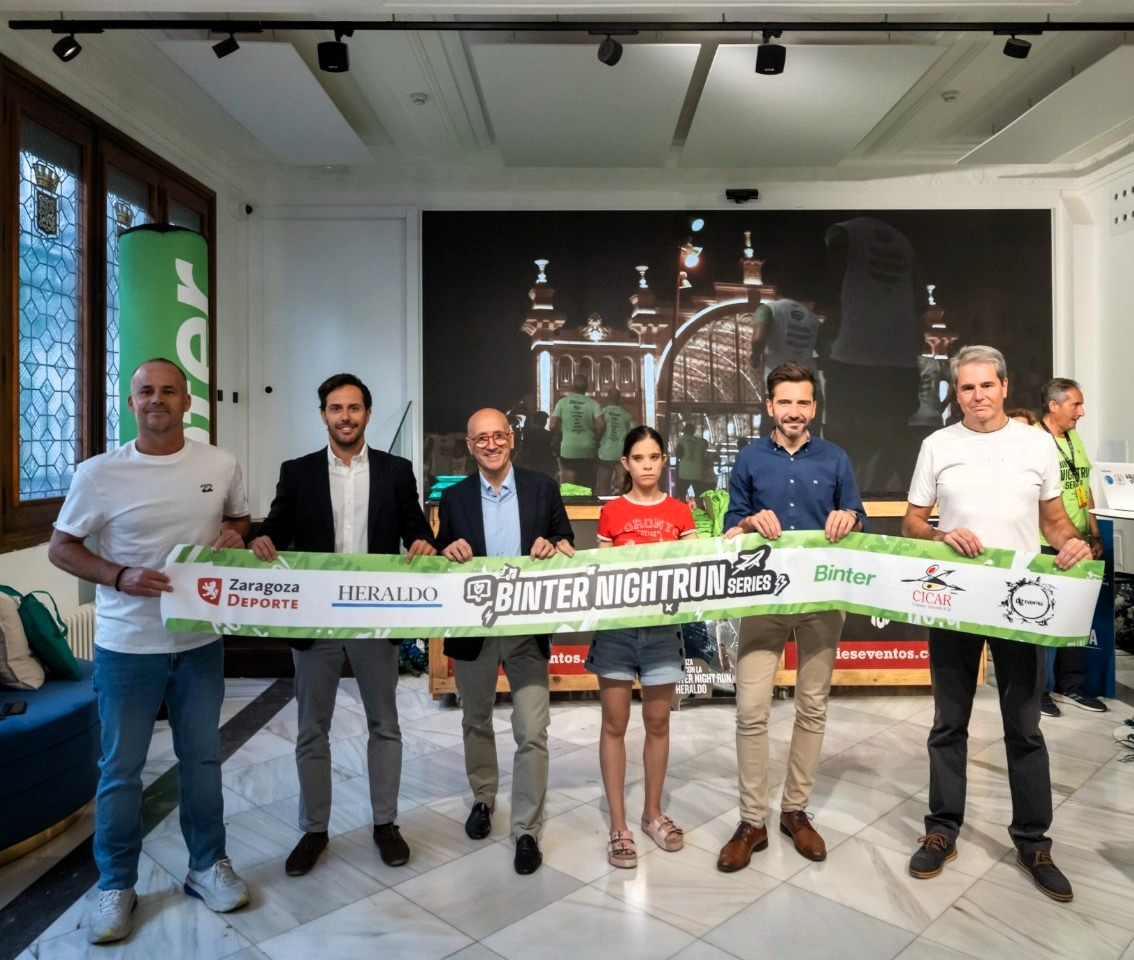BinterNightRun's tweet photo. Zaragoza se prepara para volver a correr de noche con la #binternightrun by @heraldoes  

La cita contará con las distancias 5K y 10K, además de la Milla Verde Familiar, cuya recaudación se destinará íntegramente a @SpecialAragon

INSCRÍBETE YA:
https://t.co/snNghnrYQK https://t.co/b28OTNFV05