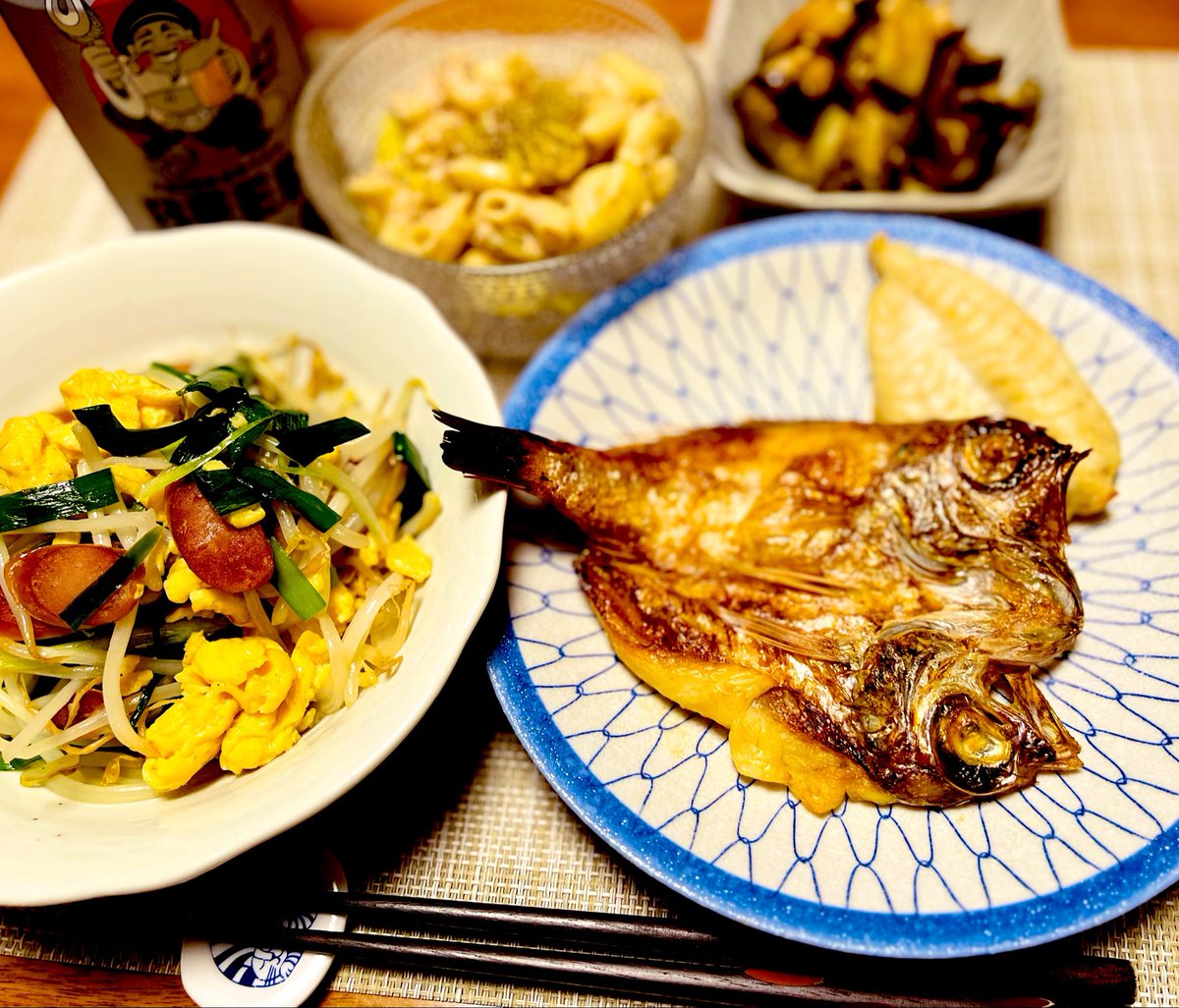 erumaLma's tweet photo. のどぐろとふぐの一夜干し
ニラ玉炒め
マカロニサラダ
浅漬け🍆

のどぐろは小さくても旨味爆発で本当美味しい🥰ふぐも美味しい🥰

一週間お疲れ様の乾杯🍻✨

#おうちごはん #晩酌 https://t.co/QdqOMHzhFC
