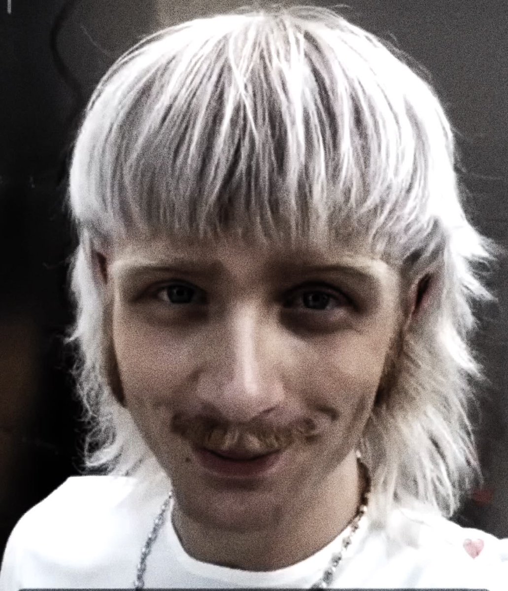 joostkleind's tweet photo. guys ive been depressed and not keeping up with f1, everyone give me the fattest catch up on stuff PLEASE !!! i will read no matter how long the response🙏🙏
PLEASE HELP A NORMALLY HARDCORE FAN OUT ITS A LOTTA EFFORT TO DO MYSELF 😿
#f1fans #ilovef1 https://t.co/4p15w5U4bp