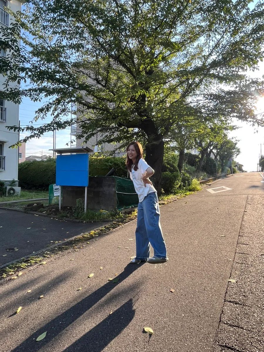 haruna_staff's tweet photo. 「ママがもうこの世界にいなくても　私の命の日記」
公開まであと1週間ですね！

写真は、スチール撮影の時のオフショットです🌻
どんな写真になっているのかは、ママせか公式SNSをチェックしてください！✅
@mamaseka_movie 

#ママがもうこの世界にいなくても 
#ママせか 
#ママせかを届けたい https://t.co/qZM3yx7dBr