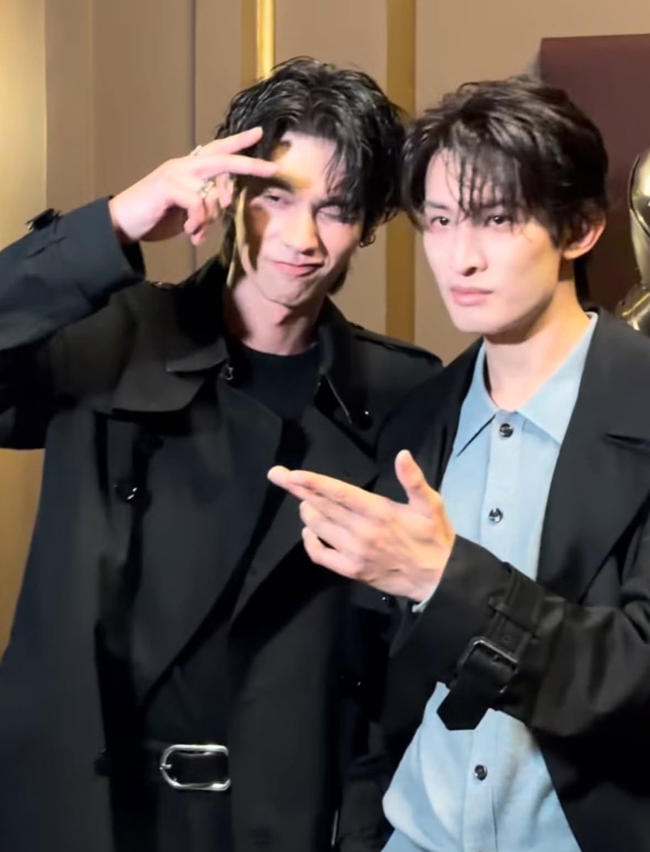 snowwoman_y's tweet photo. もうみんな知ってるかも…😅
今更だけど、#向井康二.くんとIG相互になってたのね🥰向井くん若く見えるね😊
日本の友達が増えていく〜😆
山Pとも友達だから、いつか一緒に食事してそう☺️
#bbrightvc
#bright https://t.co/kFNEcnc8nP