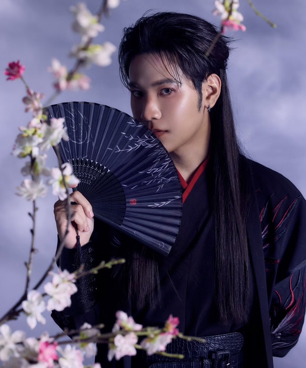 XingXing_R's tweet photo. พี่ถาคะ 2027 ขอ enemies to lovers ค่ะ พี่ถาดูสิ!!! สองตระกูลดีขนาดไหน!!! #คริสสิงโต https://t.co/luL4oUQKYD