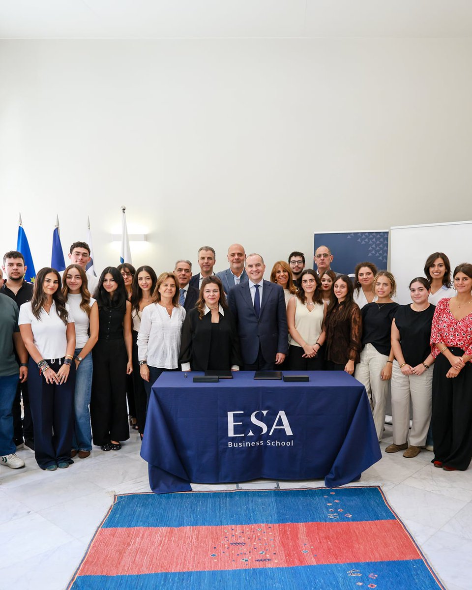 ESABeirut's tweet photo. C’est avec fierté que l’ESA Business School, représentée par M. Maxence Duault, et le Rassemblement de Dirigeants et Chefs d’entreprises Libanais, représenté par Mme Joumana Saddi Chaya, ont officialisé leur partenariat stratégique.

#ESABusinessSchool #RDCL #MoU https://t.co/GbAiYuwrfS