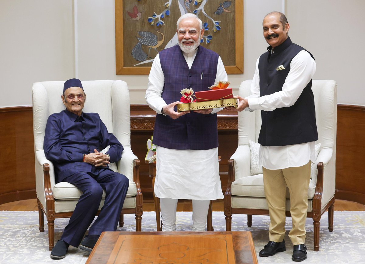 vikramaditya_JK's tweet photo. It was an honour to call on the Hon'ble Prime Minister, Shri Narendra Modi Ji, at his residence in New Delhi - all the more special in the presence of my esteemed father, Dr. Karan Singh Ji. We had the opportunity to brief the Hon'ble PM on various cultural and religious initiatives being undertaken by our organisations and institutions in Jammu & Kashmir.

@narendramodi 
@PMOIndia