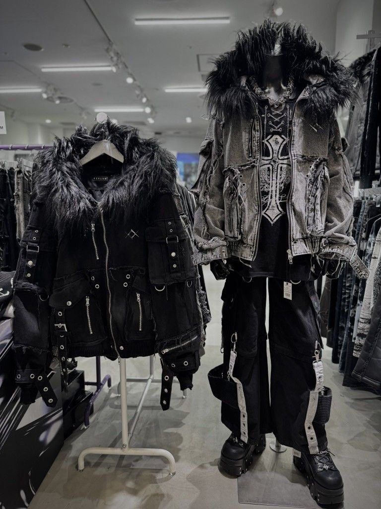 gothicornate_'s tweet photo. dark, rugged, and unapologetically gothic https://t.co/QZnKuSQCnZ