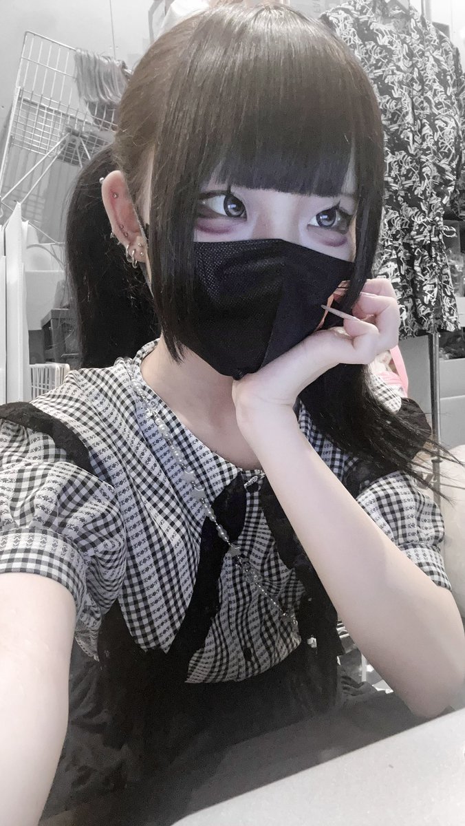 __3ro_'s tweet photo. 普通に電車止まって地元から出れないのおわり
 #地雷系  #自撮り界隈 https://t.co/gDs3lxd6LV