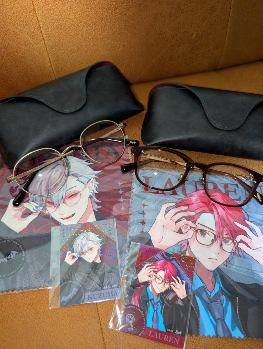 Quuuu_HO's tweet photo. Zoffコラボの葛葉とローレンのおメガネ届いた！！やっふーーー！！！
さっそく使わせていただきますかァ… https://t.co/zEgmq7G0si