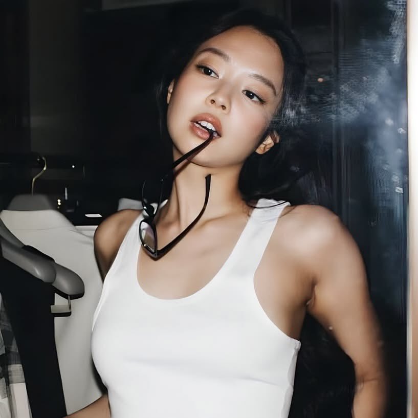 TaennieHQ's tweet photo. Your lips with my lips 🫦 https://t.co/FWeVnkcxgt