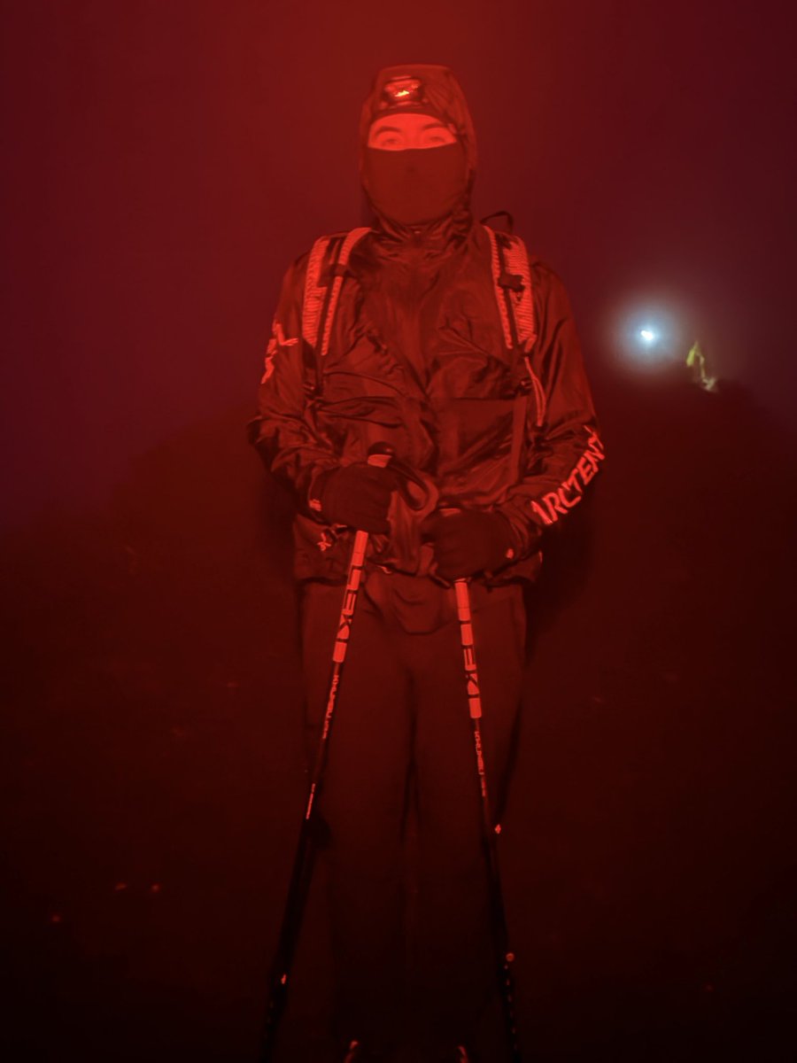 yekiMhi's tweet photo. Guys, I summited a 13,000 thousand fucking foot volcano. https://t.co/0G1vs0qXte