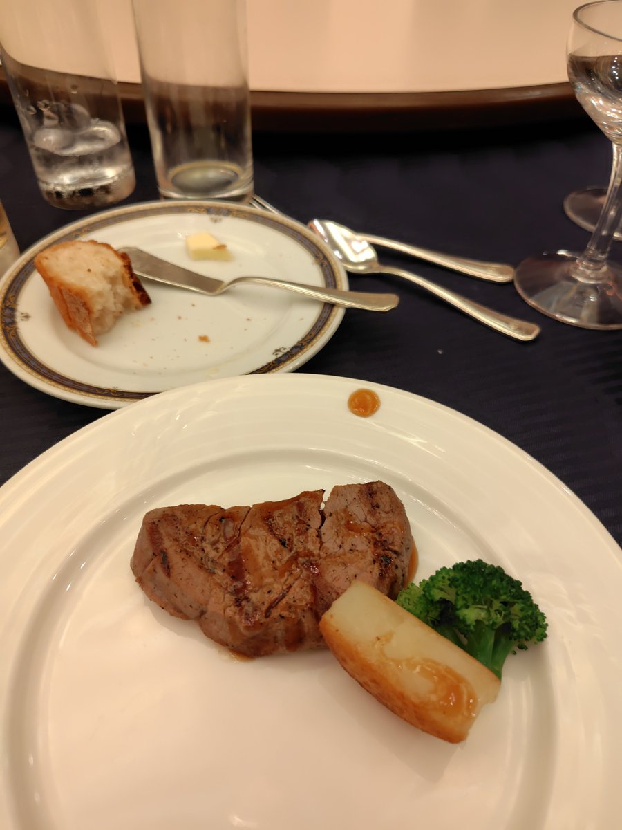 mamiya0801's tweet photo. お、お肉🍖 https://t.co/uNOwJao2D9