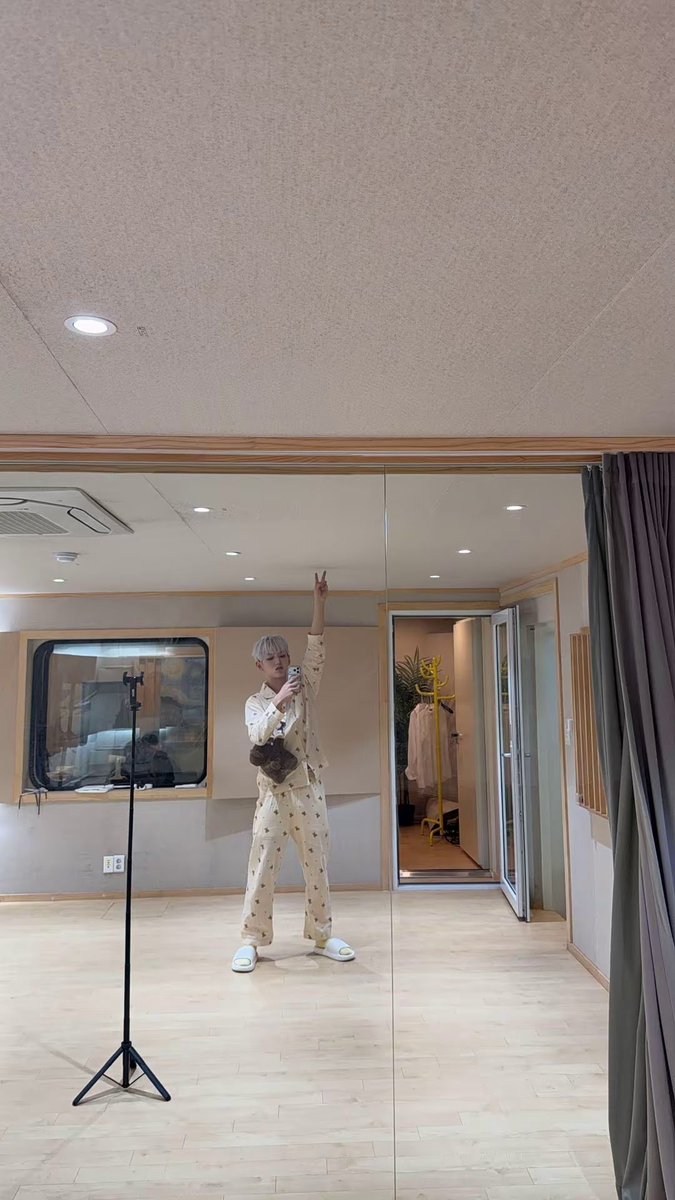 xhy960810's tweet photo. 260924 Kim Doyoon's YouTube Channel updated part 1 (translation is in part 2.)
#KimDongbin #KimDongbhin #Dongbin #Dongbhin #김돈빈 #金東彬 #金东彬 #KimDoyoon #김도윤 #金道潤 #金道润 https://t.co/lCLJyIgiVt