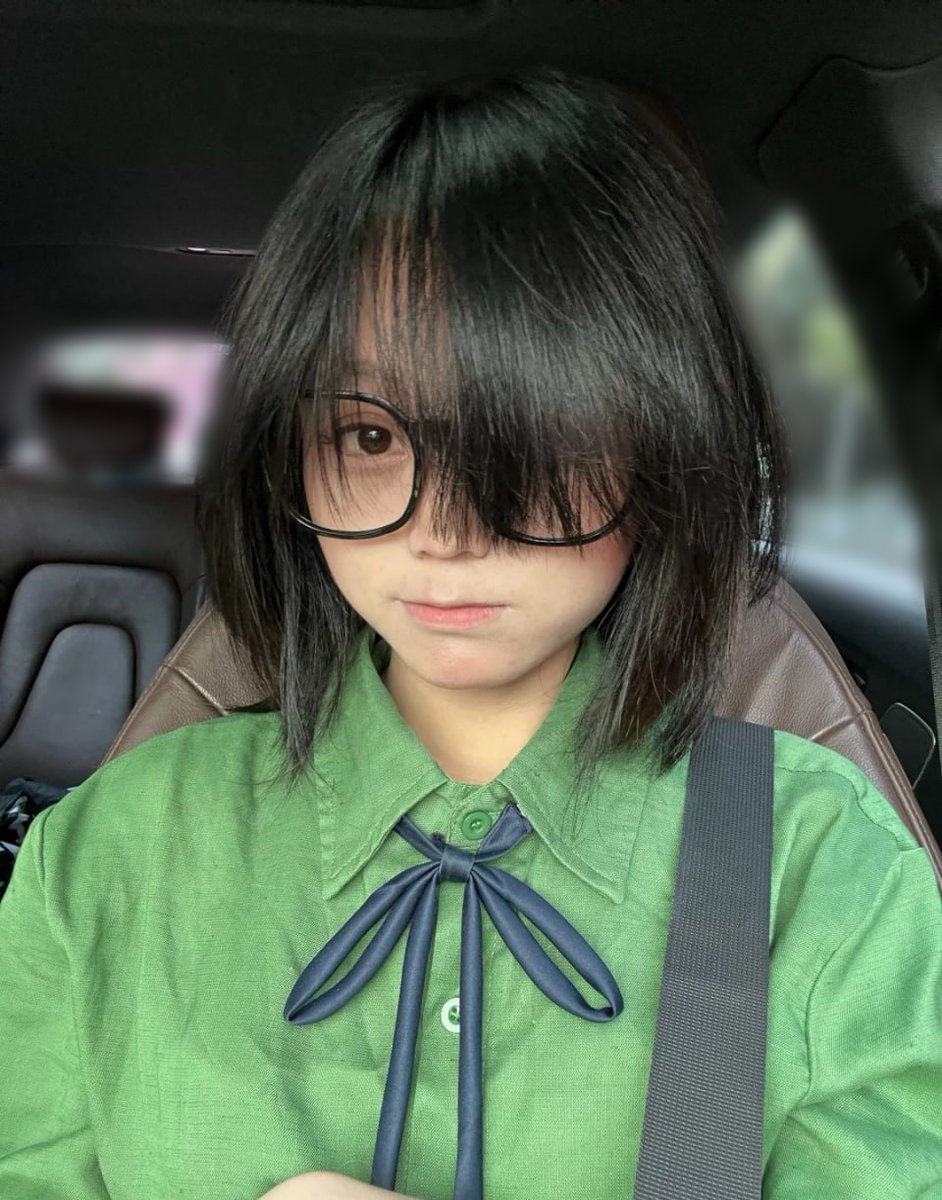 4wznl's tweet photo. 今天照鏡子的時候
還是下意識把左邊瀏海撥回來了
有些習慣真的改不掉
#獨眼少女 #宅女 #中二病 https://t.co/9wL4J2yO49