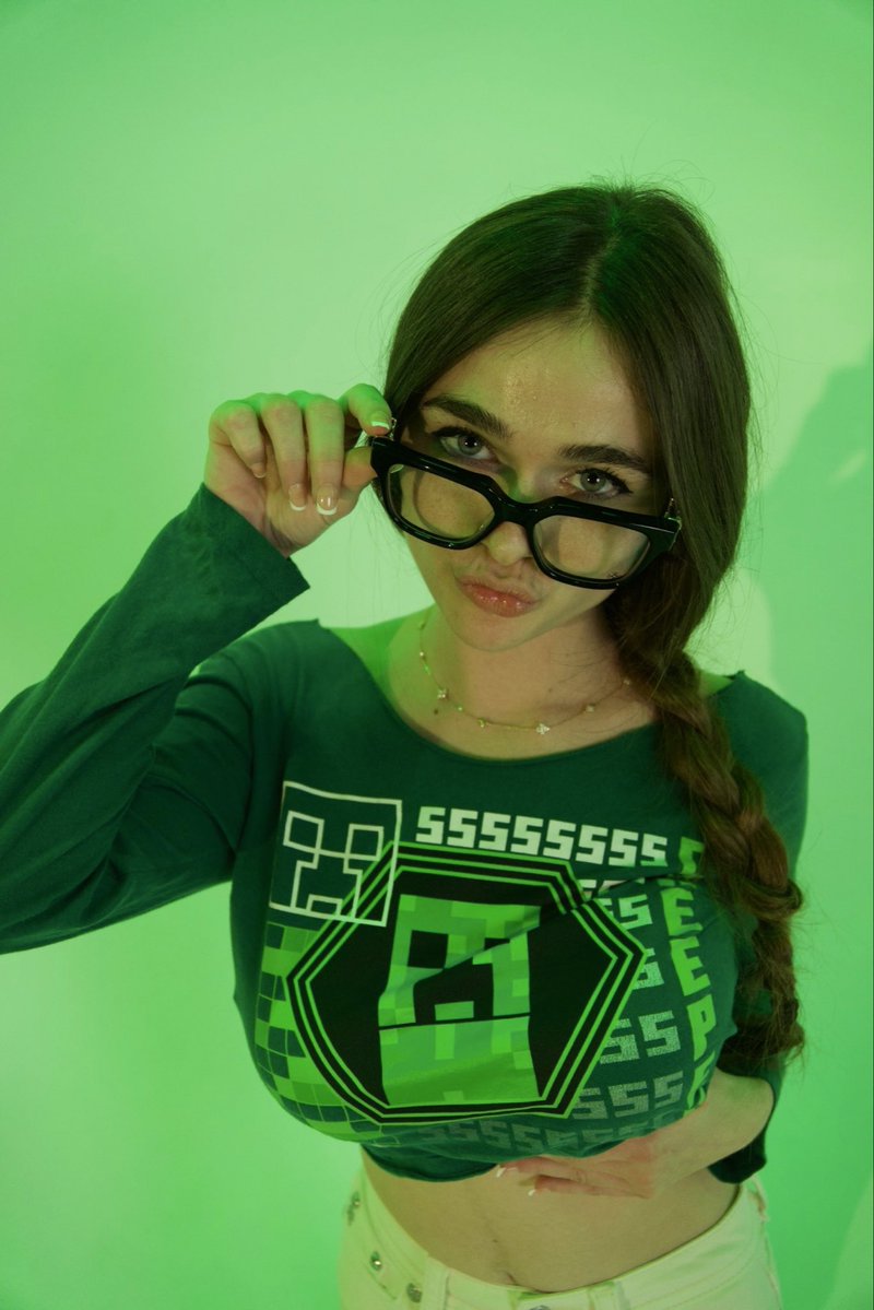 megnuiit's tweet photo. Daddy hope you notice my green lights 🍑🥹 https://t.co/7zzsyfTN22