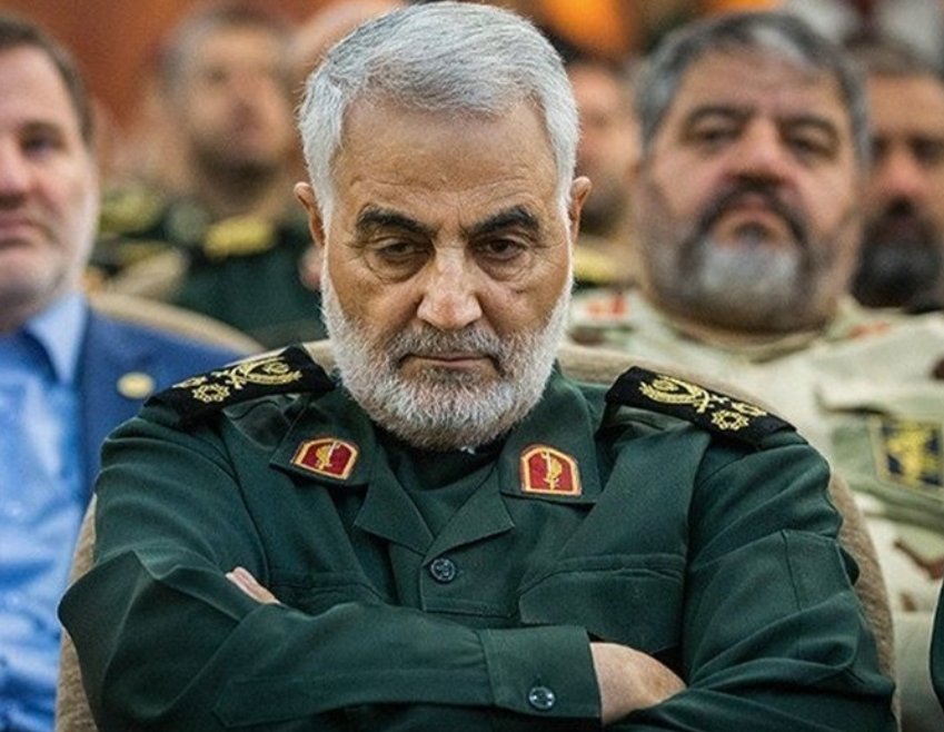 RezaS27's tweet photo. کجایی قاسم؟

کجایی که ببینی جنایت‌هایت چگونه به بار نشسته‌اند و اکنون زمان چیدن ثمره‌ی تلخشان فرا رسیده است.
#روح 
#پهلوی_عزیز_ایران https://t.co/4xKsKNPJfE