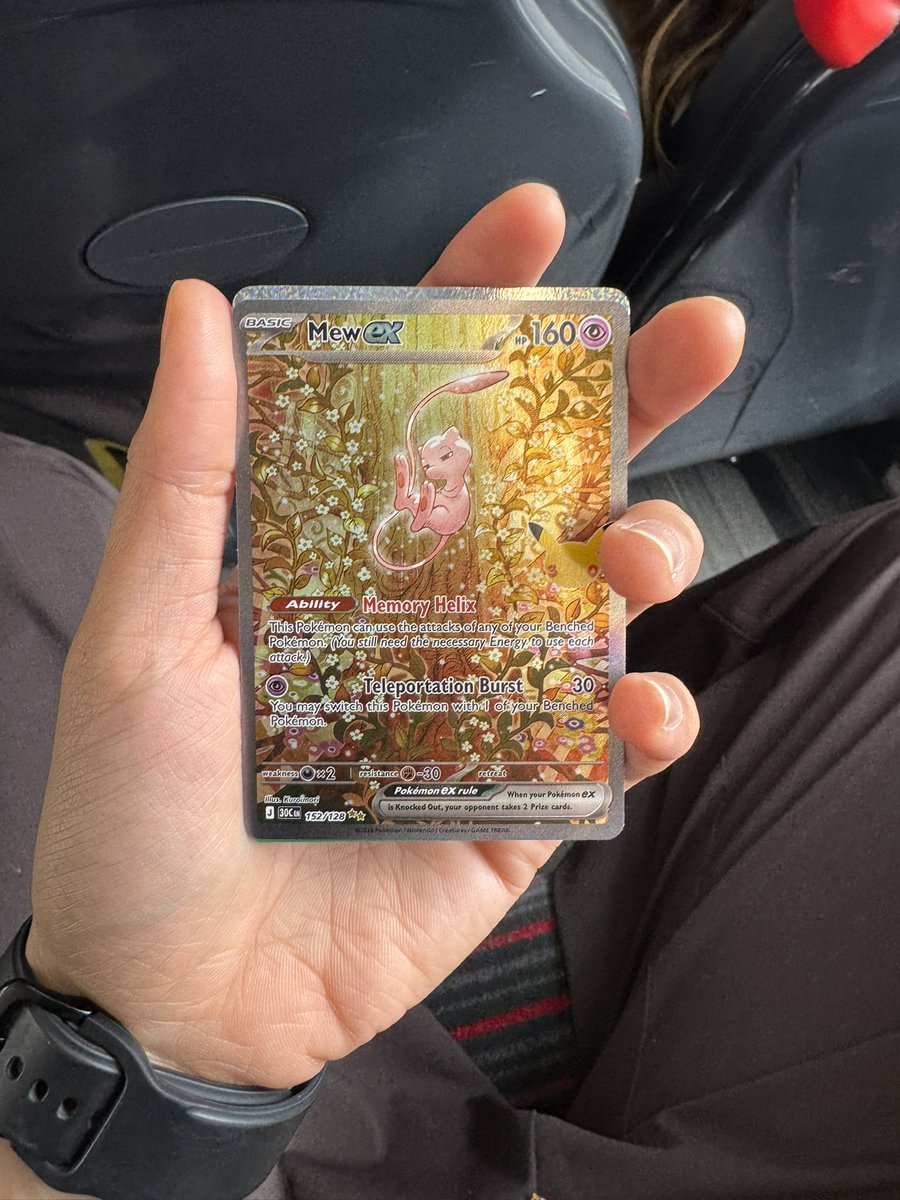 venicefpss's tweet photo. @BlackJack_calls @namas_tete out of the 30th set easily this mew I pulled on the bus https://t.co/6dWMl9CSru