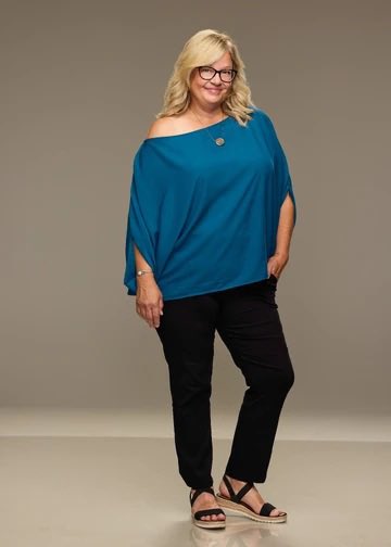 Mrs_ARockstar's tweet photo. I get that some of ya’ll are new to Big Brother so lemme help you out. I am not Angela Murray she’s in jury. I am Angela Rockstar, also not to be confused with Angela Rummans… here’s a visual for you… in Order Angela Murray, Angela Rummans and Me ANGELA ROCKSTAR https://t.co/s623YmbtJZ