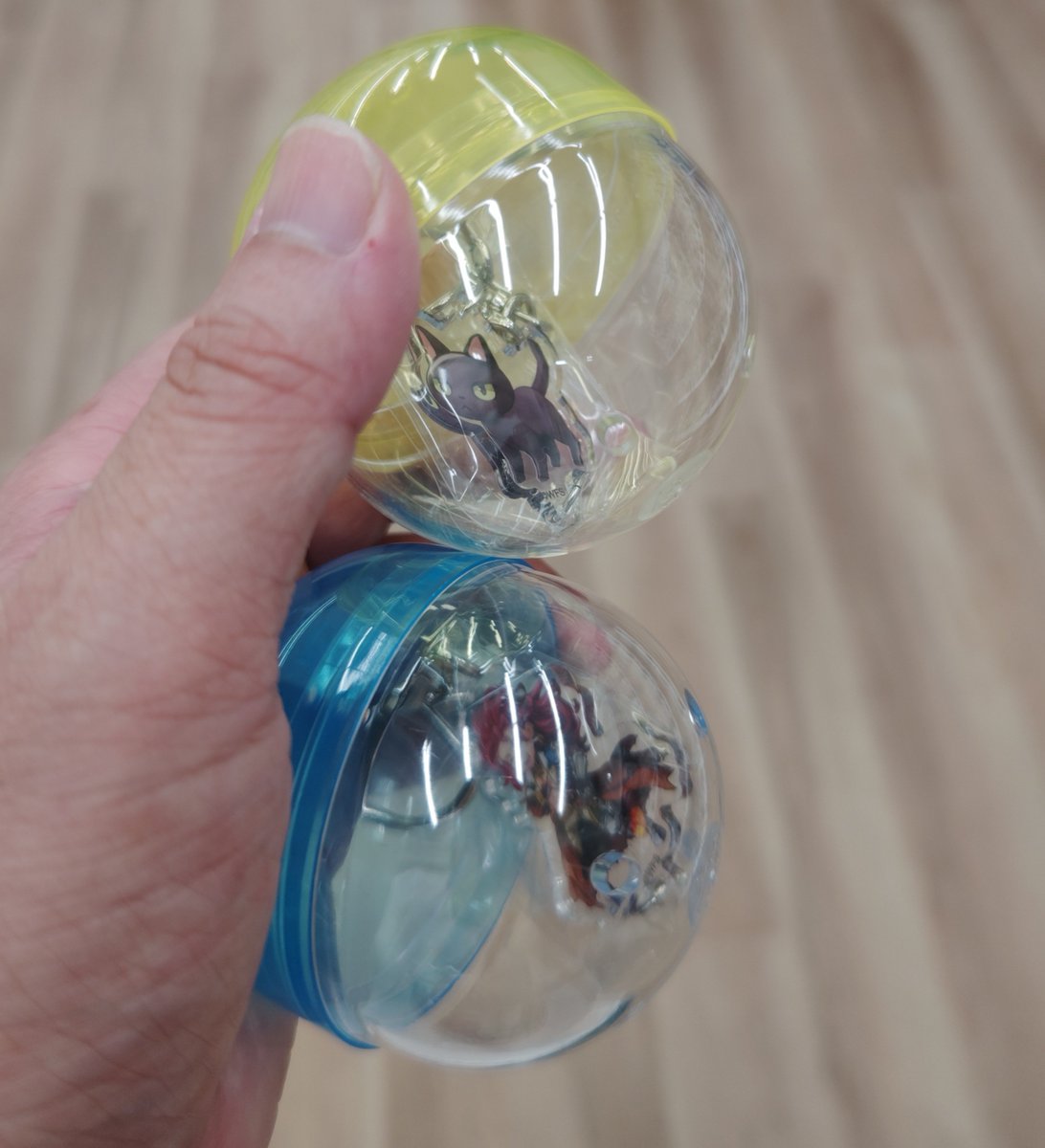 8strXrts8's tweet photo. アキバなう〜
２回でヴァルヲ君ゲット！

なんか、知らない無地のマグタンブラーが、売場の隅にあった🙃
…おなかすいた https://t.co/TEDPAioYOR