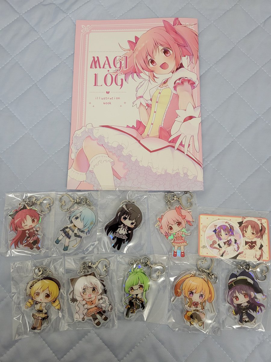 Air__gamers's tweet photo. うちゃぴさん(@happy_candy_ooo )
イラスト集とアクリルキーホルダー全種類購入させていただきました〜！
取り置きしていただいてありがとうございました！
色紙抽選のまどかちゃんが当たり、こういう抽選で当たったことなかったので飛び跳ねそうになるくらいに嬉しかったです😭 https://t.co/LAnLaVdRqp