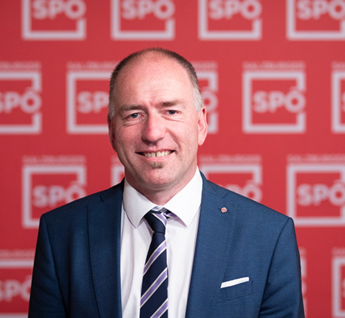 JournoZiege's tweet photo. 🚨 Geleakte Chats bringen SPÖ-Bürgermeister Alexander Stangassinger unter Druck:

Im Netz aufgetauchte Screenshots zeigen mutmaßliche Chatverläufe des Bürgermeisters. Die Nachrichten enthalten explizites Sexting, die Absprache von Treffen im Amtsbüro.

🧵 (1/3) https://t.co/CeNU6iegSV